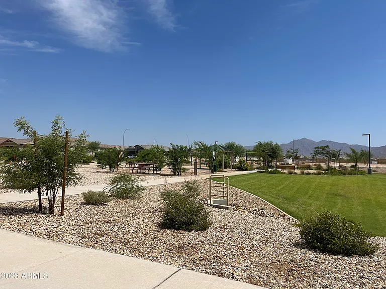 11148 W Parkway Dr — Photo 22
