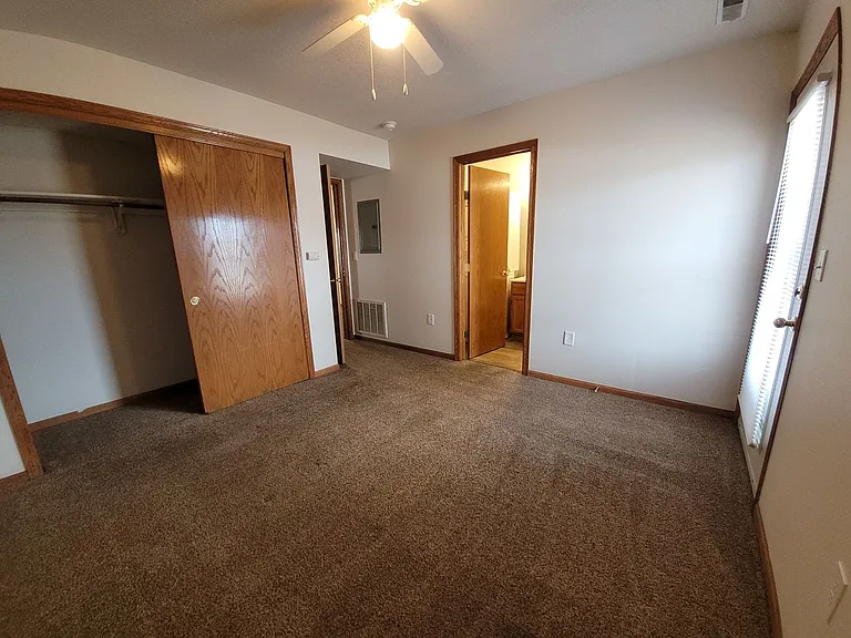 Mulberry Pointe Apartment Homes — Photo 9