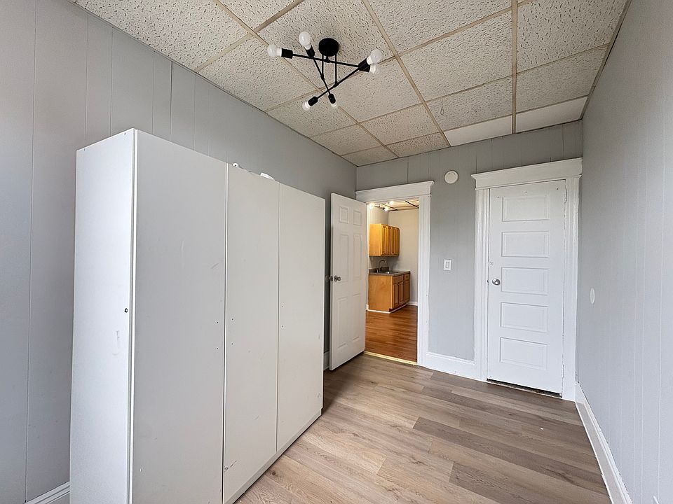 2nd image of 185 Avenue E #6
