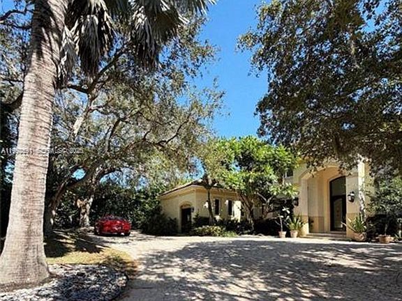 4th image of 673 Destacada Ave #673