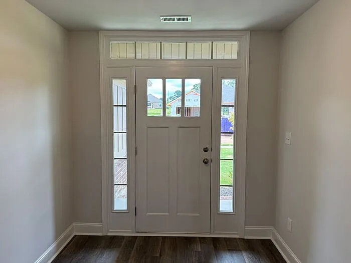 4 bed, 3.0 bath, 2200 sqft, $2,150 — Photo 4