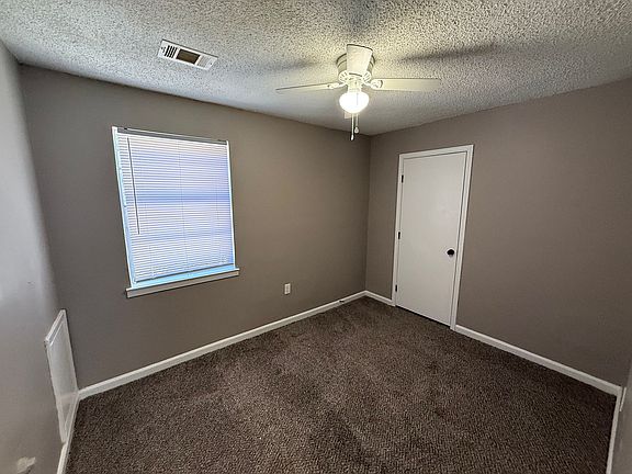 5th image of 2120 Bennett Ave