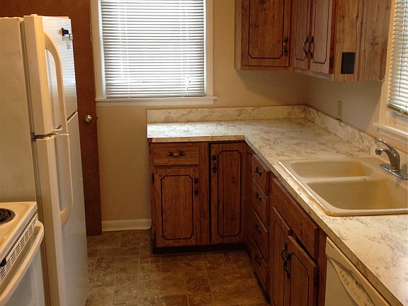 Eat in kitchen