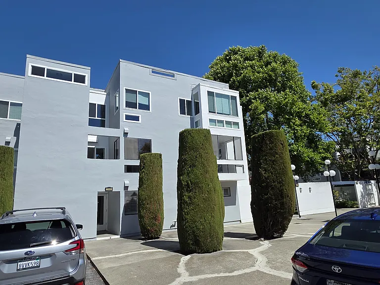 1049 Shell Blvd #8 — Photo 19