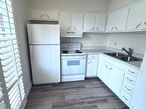 3rd image of 13001 N 113th Ave Unit 5