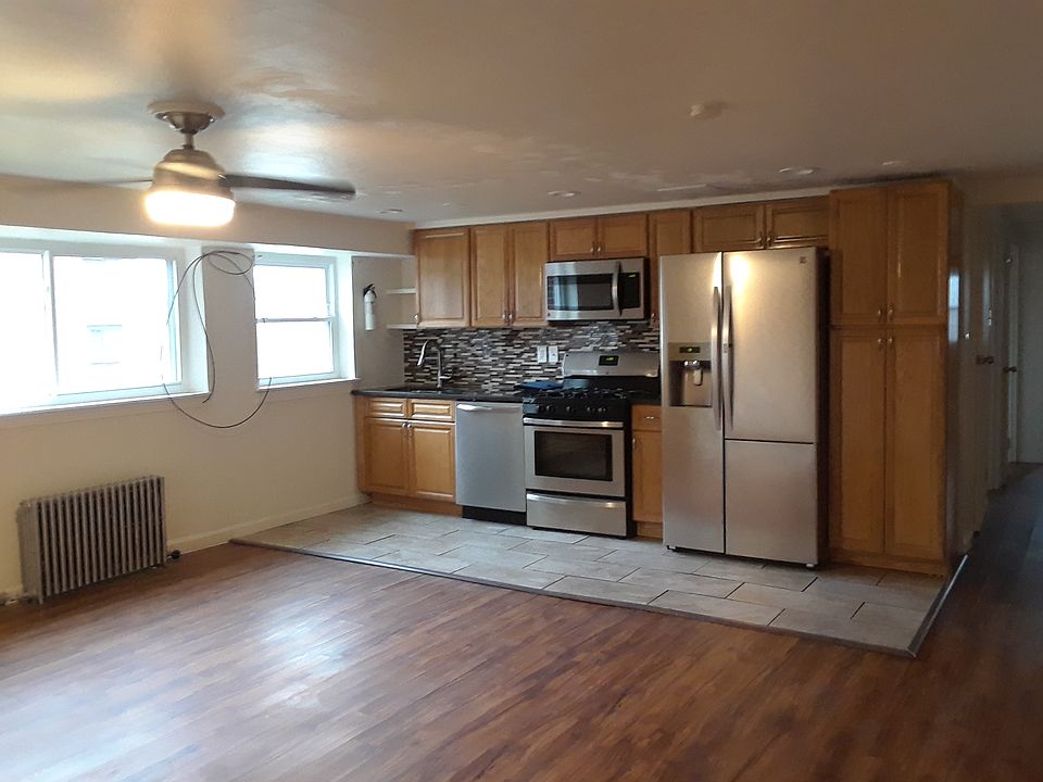 1st image of 1000 Hartman St APT 3