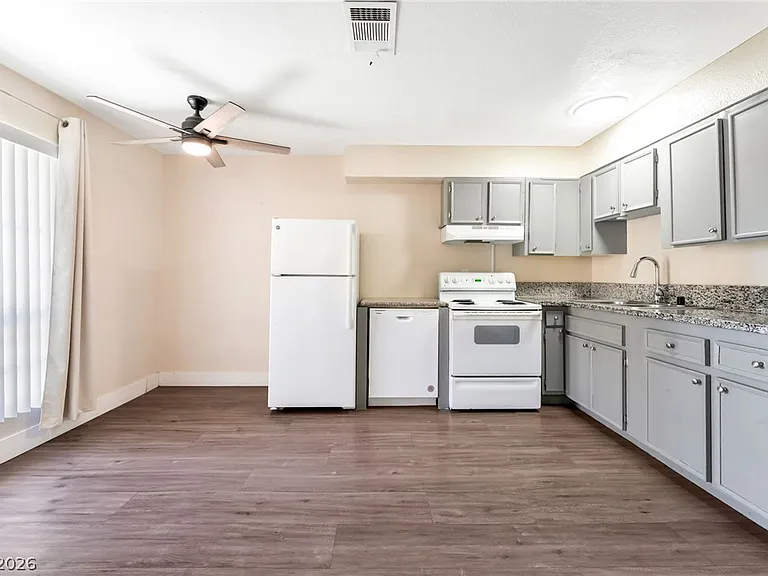 4300 N Lamont St #200 — Photo 10