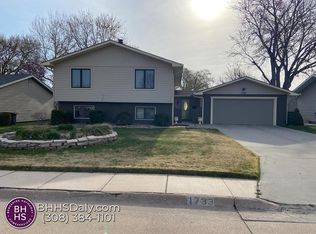 1733 Ingalls St, Grand Island, NE 68803