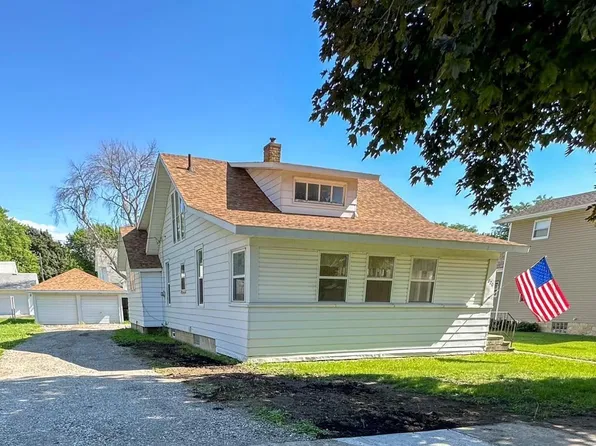 220 E Spring St, Manly, IA 50456