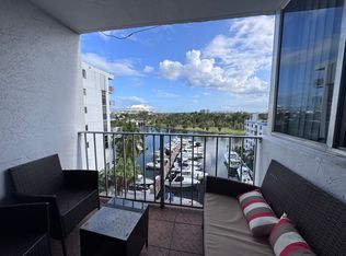 1700 NW North River Dr APT 801, Miami, FL 33125