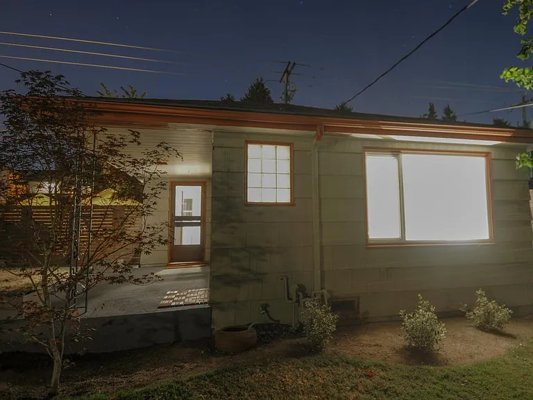 5436 California Ave SW — Photo 11