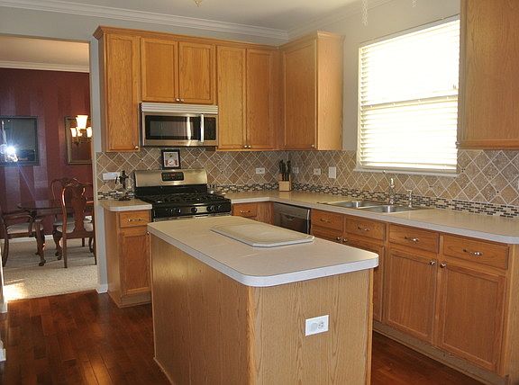 3rd image of 11614 S Derby Ln