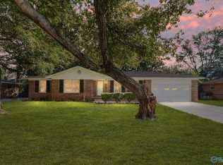 5009 Lumary Dr NW, Huntsville, AL 35810