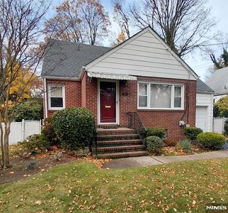 850 Broad St, Teaneck, NJ, 07666
