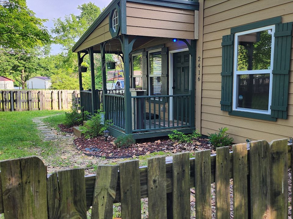 1st image of 2416 Lee Dr