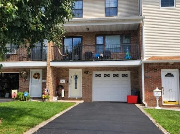 61 Henry St, Elmwood Park Boro, NJ 07407
