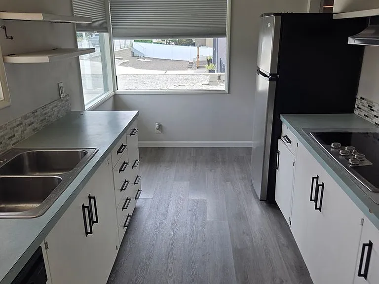 1530 Eastmont Ave — Photo 11