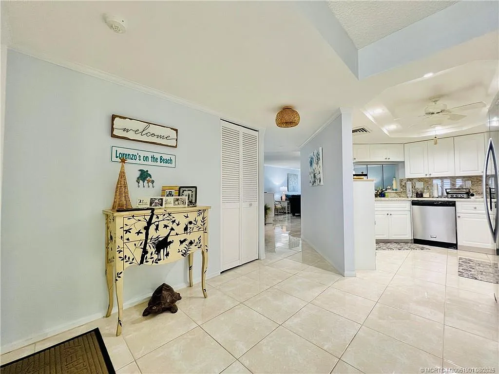 2 bed, 2.0 bath, 1228 sqft, $5,500 — Photo 4