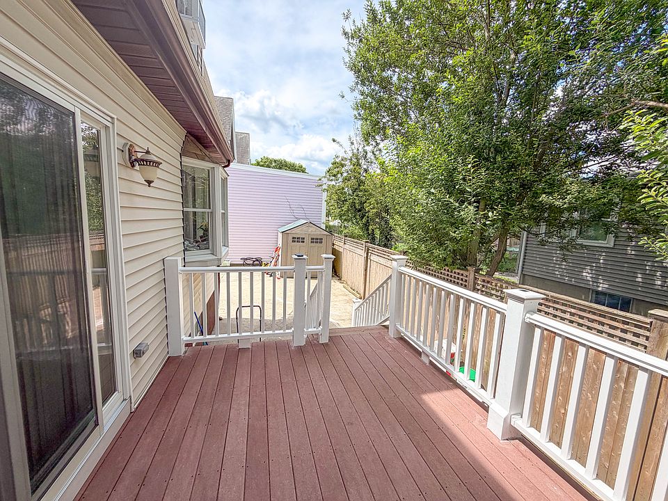1st image of 33 Brookings St