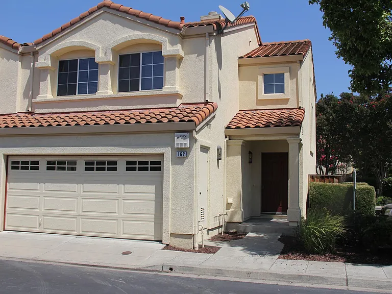 162 Millwater Ct — Photo 1