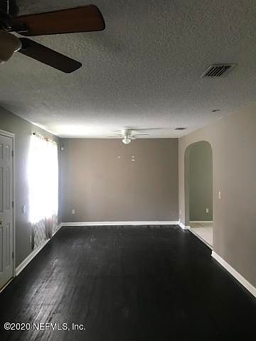 1st image of 3435 Glen St