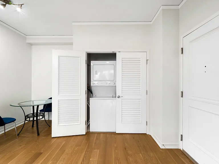 1975 N Grant St #408 — Photo 10