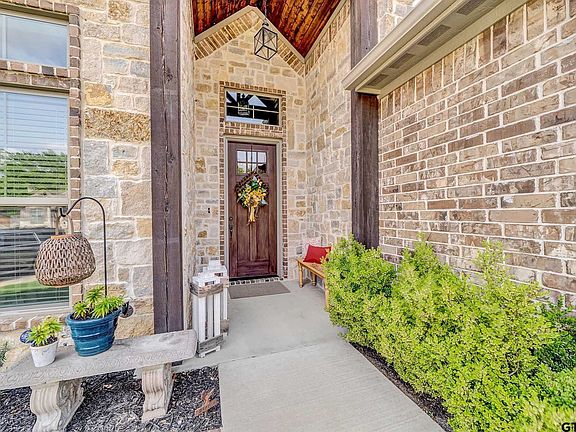 3rd image of 18841 Spanish Oak Ct