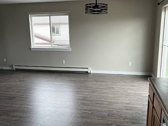 4th image of 1124 Cruiser Ln #H