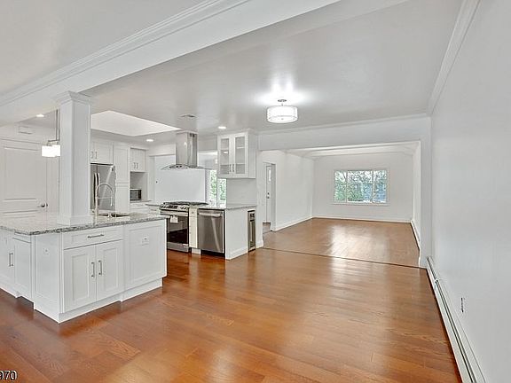 2nd image of 8 Marcy Pl