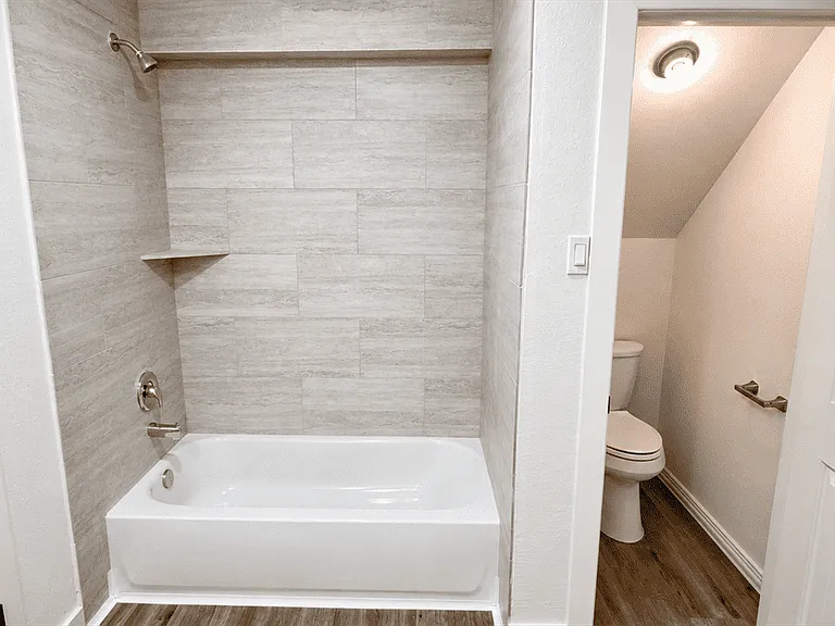 2102 Margaret St #B — Photo 7