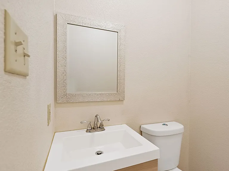 113 Ramon Cardenas Dr — Photo 12