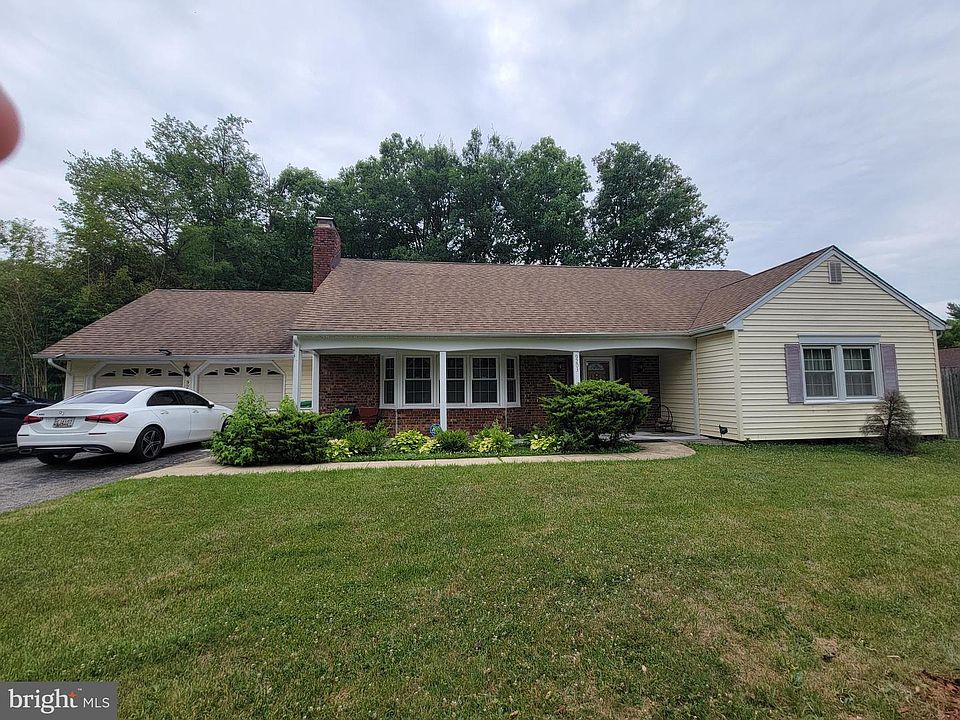 1st image of 9203 Twin Hill Ln