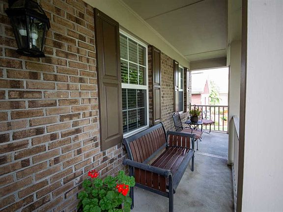 3rd image of 1645 Woodfield Ct
