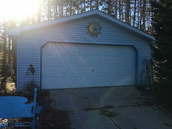 4th image of 5394 Cedar Dr