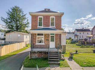 210-212 Penn St, Greensburg, PA 15601