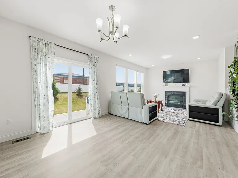 106 Sommerset Ct — Photo 9