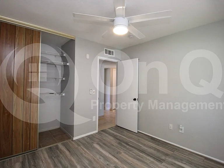 967 W La Jolla Dr — Photo 15