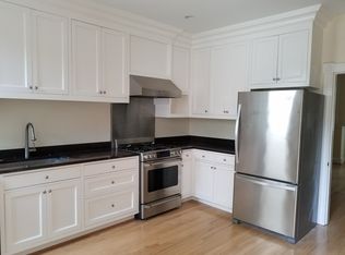 423 1st St SE, Washington, DC 20003