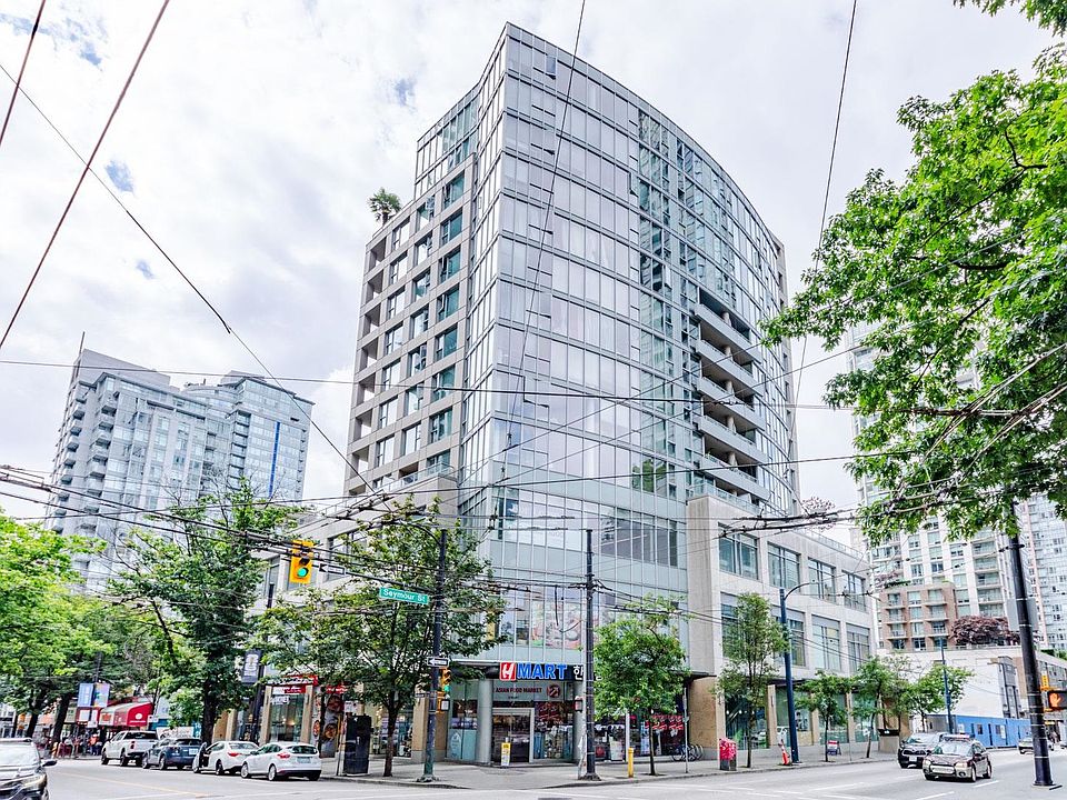 1st image of 822 Seymour St #906