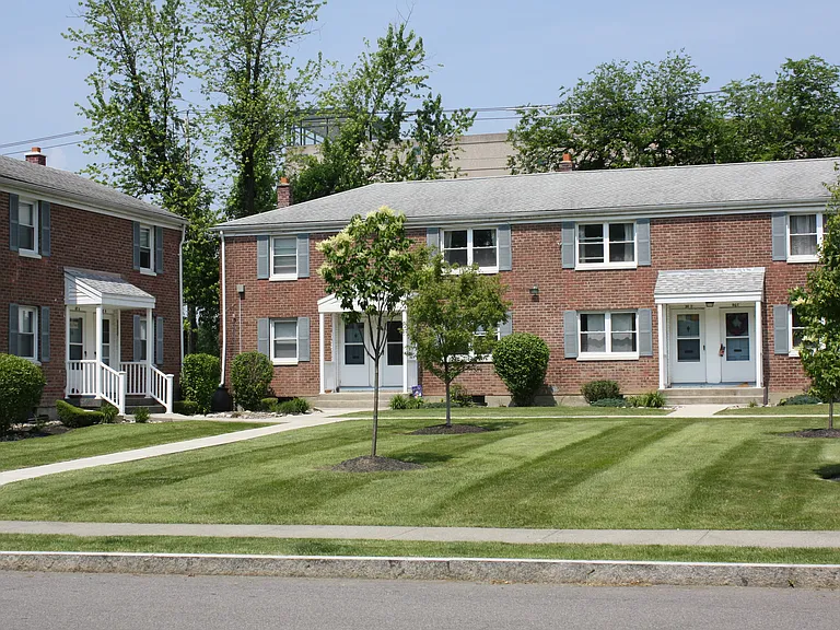 Private entrances with green space at your doorstep