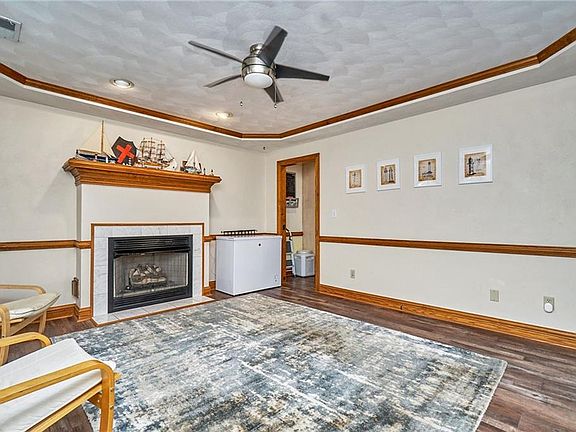 Living room with gas fireplace