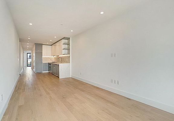 2nd image of 1107 Welling Ct APT 6D