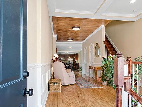 4th image of 219 N Belnord Ave