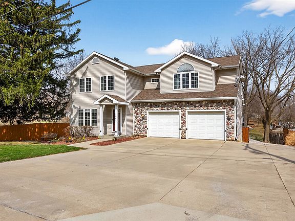 2nd image of 4865 Meredith Dr