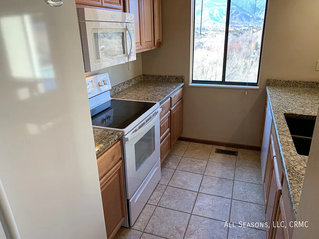 942 Fontmore Road #D — Photo 4