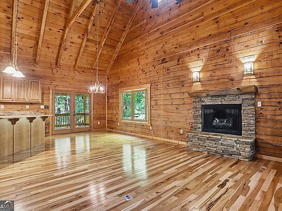 3rd image of 702 Ranch Mountain Dr