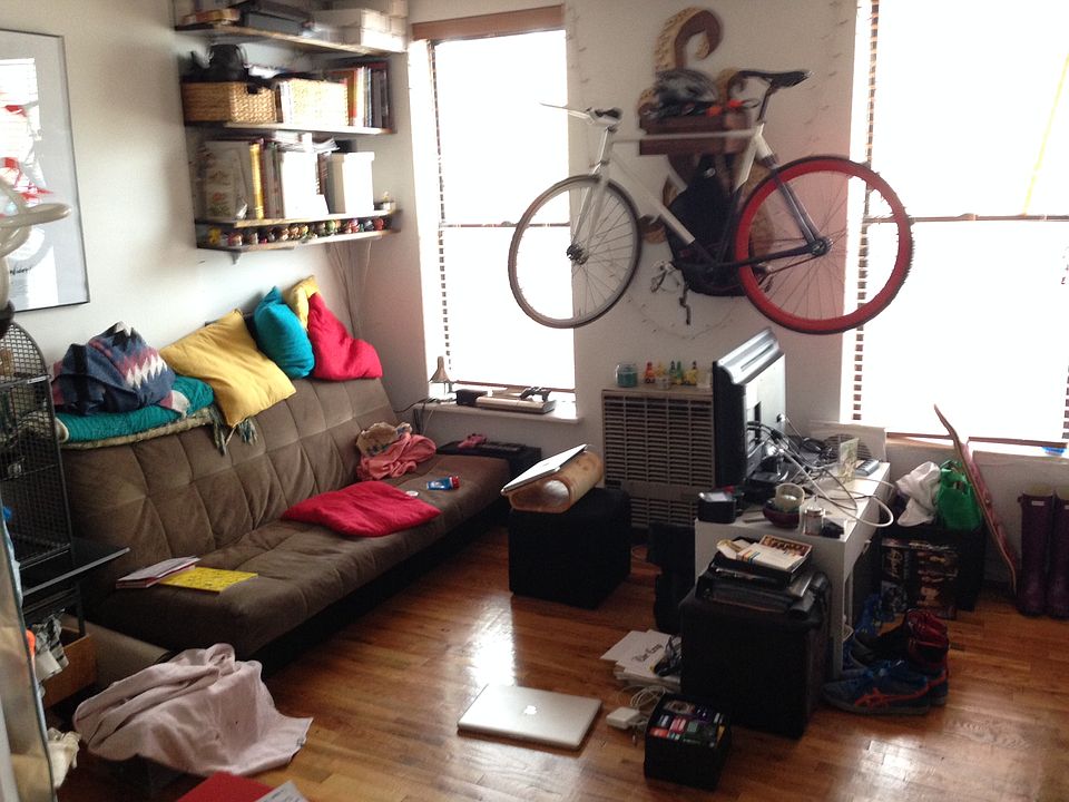 1st image of 350 E 9th St APT 3
