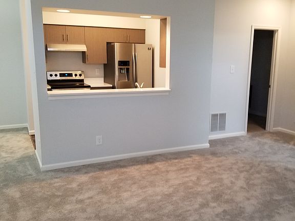 4th image of 12281 Fort Buffalo Cir #487