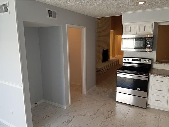 5th image of 3310 Palm Desert Ln