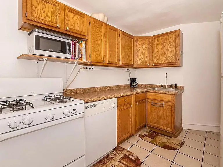 2303 Olive St #3 — Photo 2